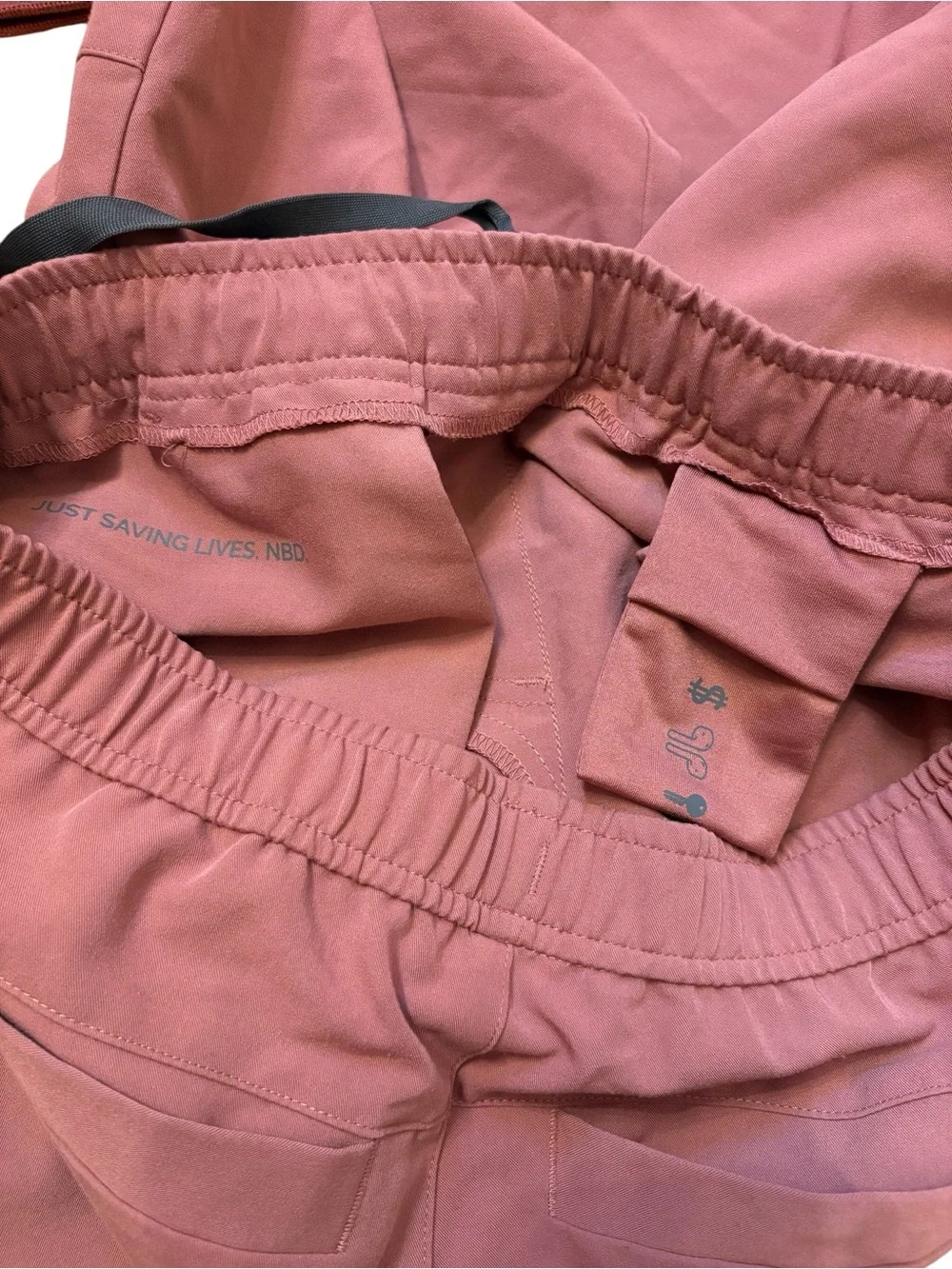 Figs Men’s Tansen Jogger Scrub Pants in Mauve Size Small Short